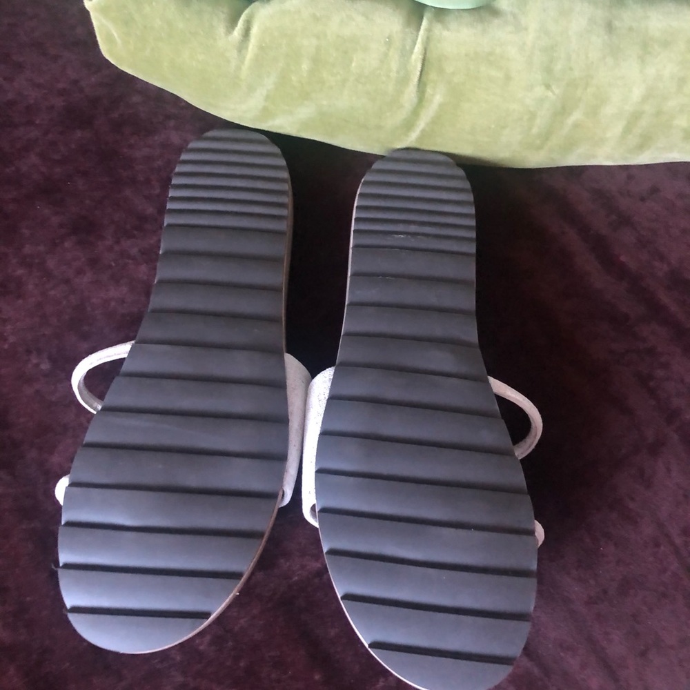 NWOT Donald J. Pliner “Tiso” Sandals - Picture 3 of 4
